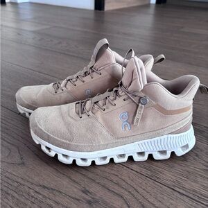 Cloud Hi Monochrome Shoe - Women's